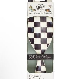 Wet Brush x MacKenzie Childs OG
Detangler Hair Brush - Courtley Check